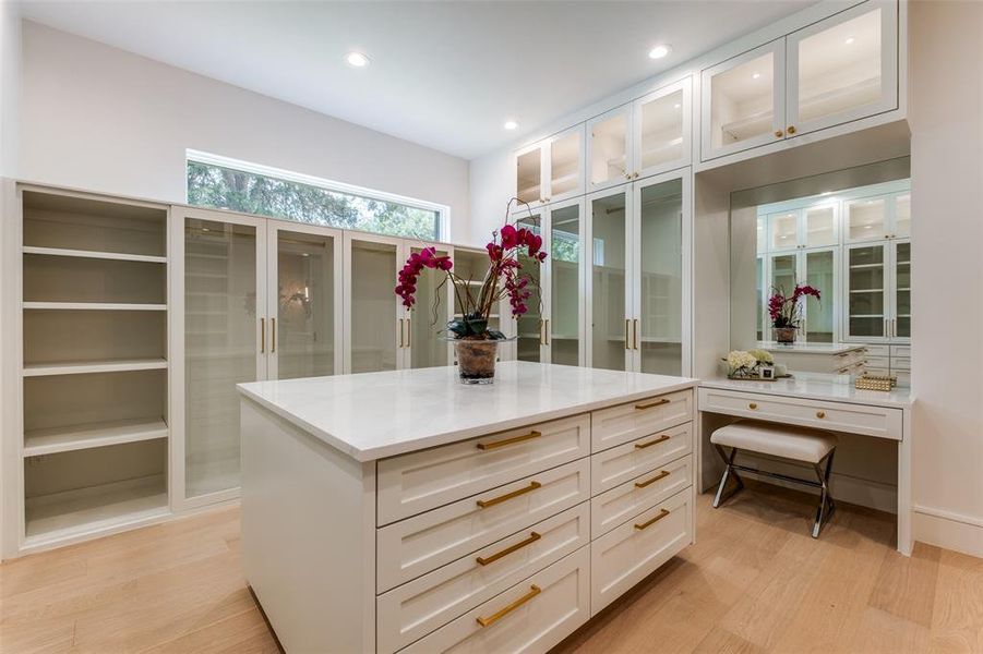 Furnished interior view inside a new home in , Dallas (Image 17).