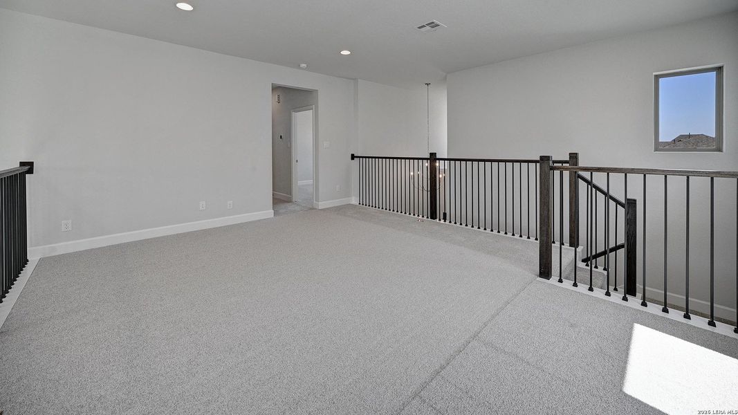Spacious, unfurnished interior of a new home in Corley Farms, Boerne (Image 17).
