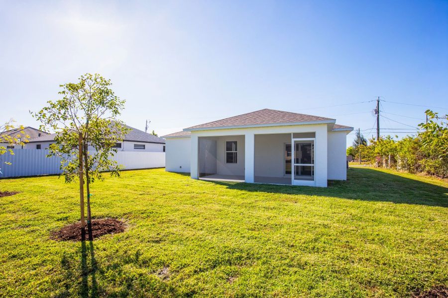 Exterior details and patio area of a home in Cape Coral, Cape Coral (Image 27).