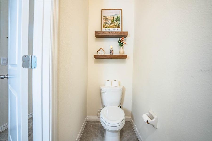 Furnished interior view inside a new home in , Plant City (Image 70).