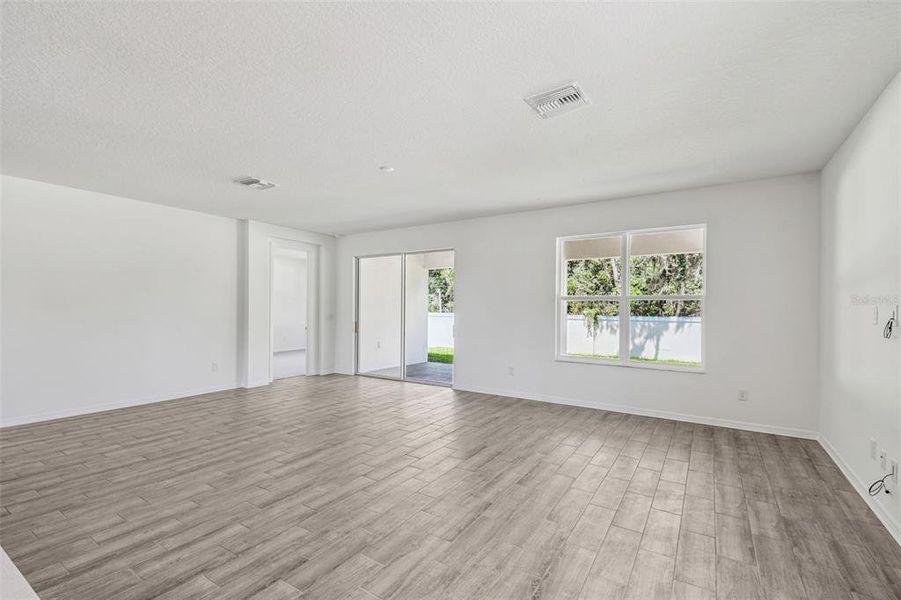 Spacious, unfurnished interior of a new home in Cascades at Southern Hills, Brooksville (Image 22). Spacious, unfurnished interior of a new home in Cascades at Southern Hills, Brooksville (Image 22).