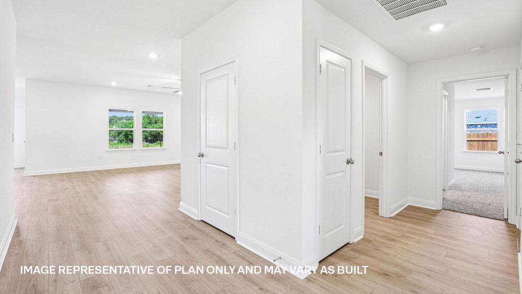 Spacious, unfurnished interior of a new home in Riverview, Georgetown (Image 23).
