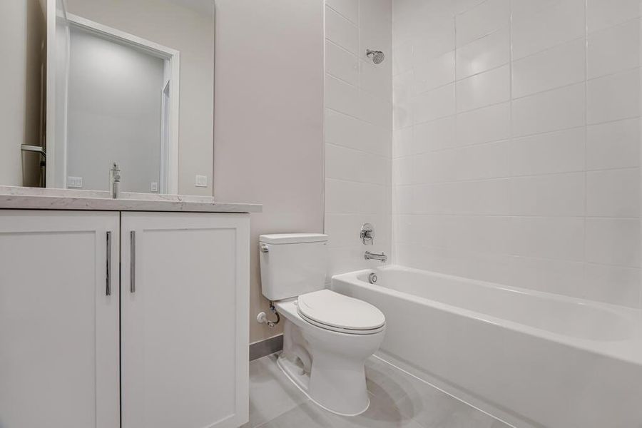 Furnished interior view inside a new home in Apex at Avenir, Palm Beach Gardens (Image 31). Furnished interior view inside a new home in Apex at Avenir, Palm Beach Gardens (Image 31).