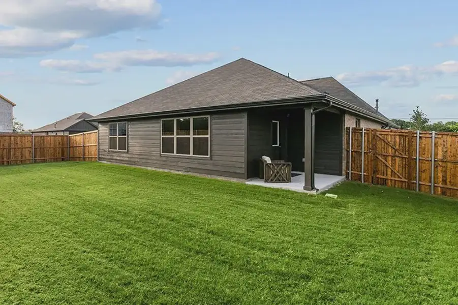 Representative exterior details of a home built from the Barrington by Cambridge Homes in Rolling Ridge, Van Alstyne (Image 3).