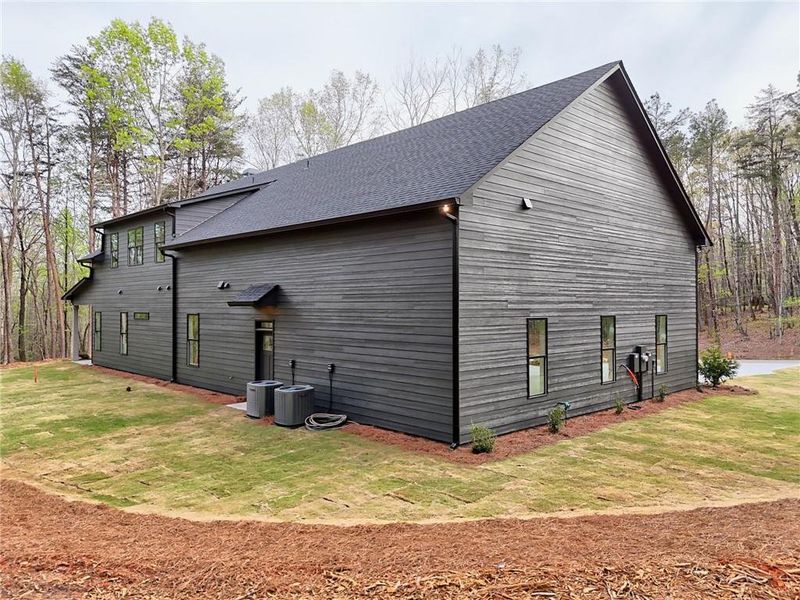 Exterior details and patio area of a home in , Clarkesville (Image 33).