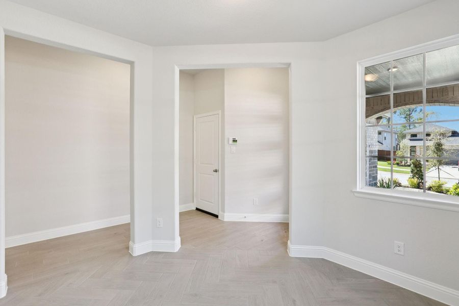 Spacious, unfurnished interior of a new home in Woodhavyn 40', Magnolia (Image 17).