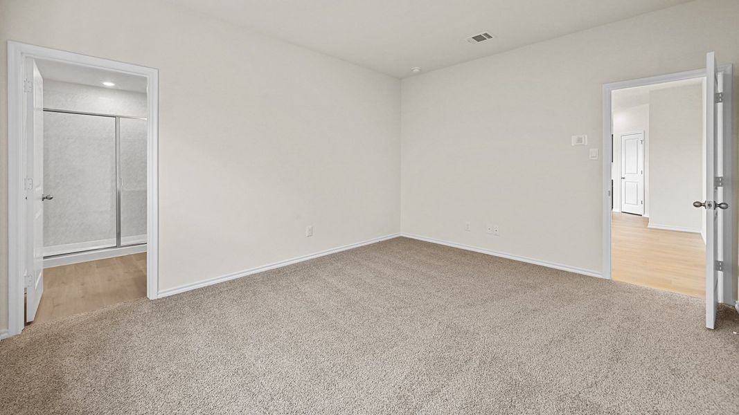 Spacious, unfurnished interior of a new home in The Reserve at Timber Creek, Lindale (Image 29).