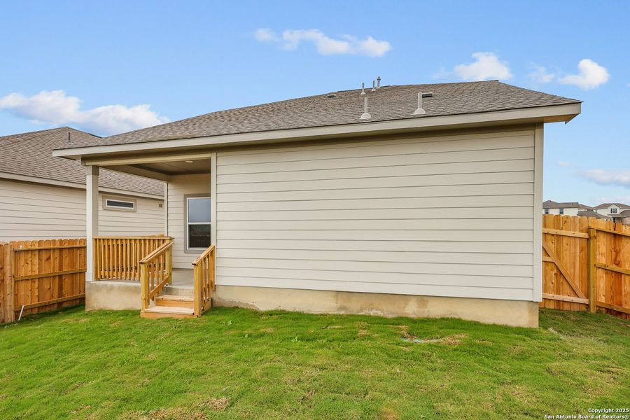 Exterior details and patio area of a home in Garden Grove, Schertz (Image 4).