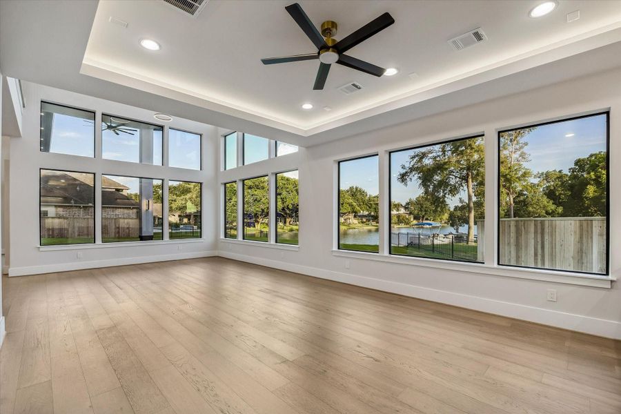 Spacious, unfurnished interior of a new home in , Sugar Land (Image 21).