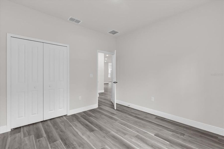 Spacious, unfurnished interior of a new home in , Ocala (Image 20).