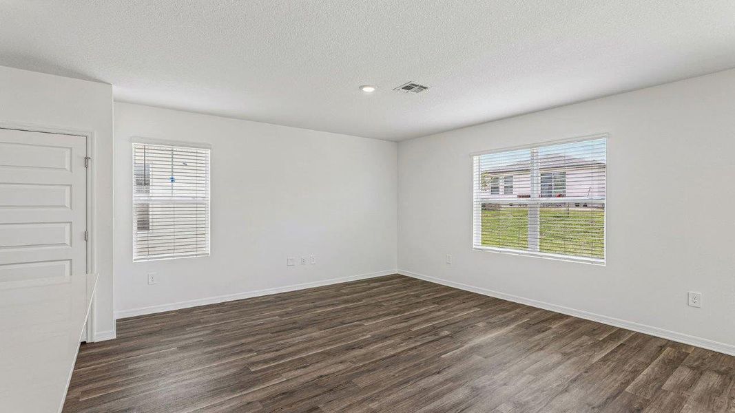Spacious, unfurnished interior of a new home in Avalon Park Tavares, Tavares (Image 18).