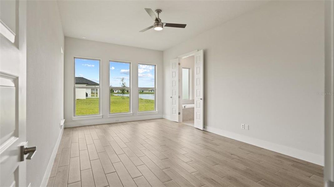 Spacious, unfurnished interior of a new home in Magnolia Bay 50', Nokomis (Image 10).