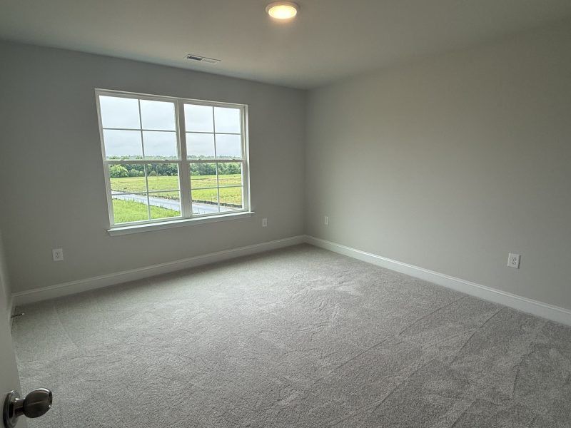 Spacious, unfurnished interior of a new home in Miller's Reserve, Winston-Salem (Image 12).