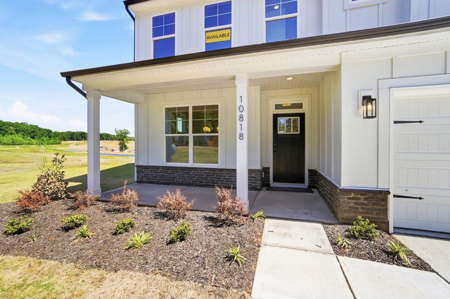 Exterior details and patio area of a home in Chasewood, Mint Hill (Image 4).