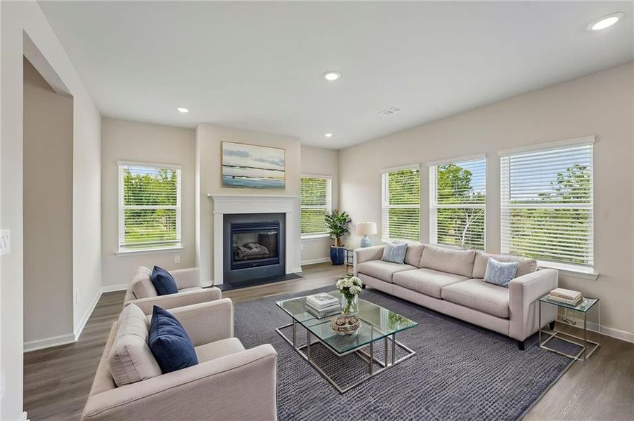 Furnished interior view inside a new home in Ivey Township, Dallas (Image 10).