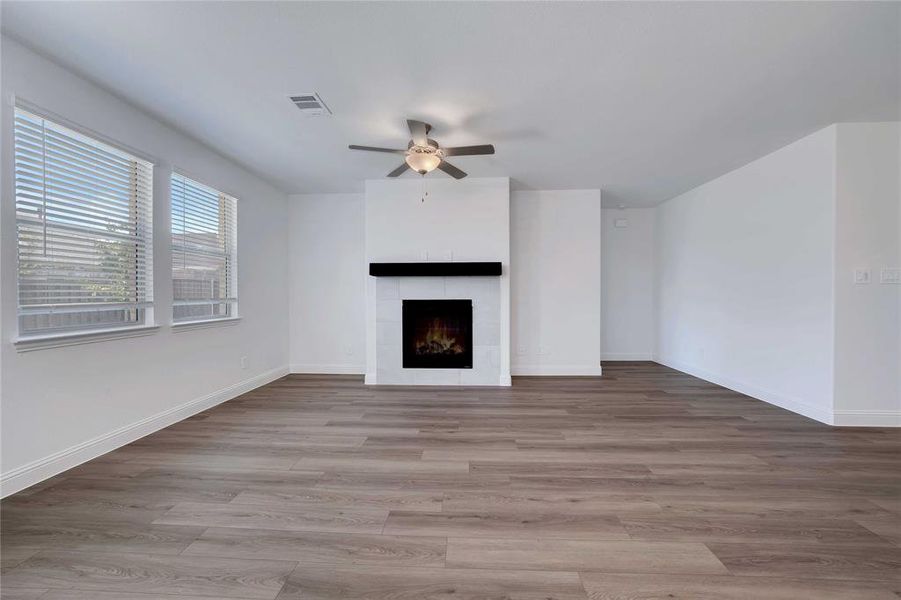 Spacious, unfurnished interior of a new home in Ashford Park - Texana Series, Corinth (Image 27). Spacious, unfurnished interior of a new home in Ashford Park - Texana Series, Corinth (Image 27).