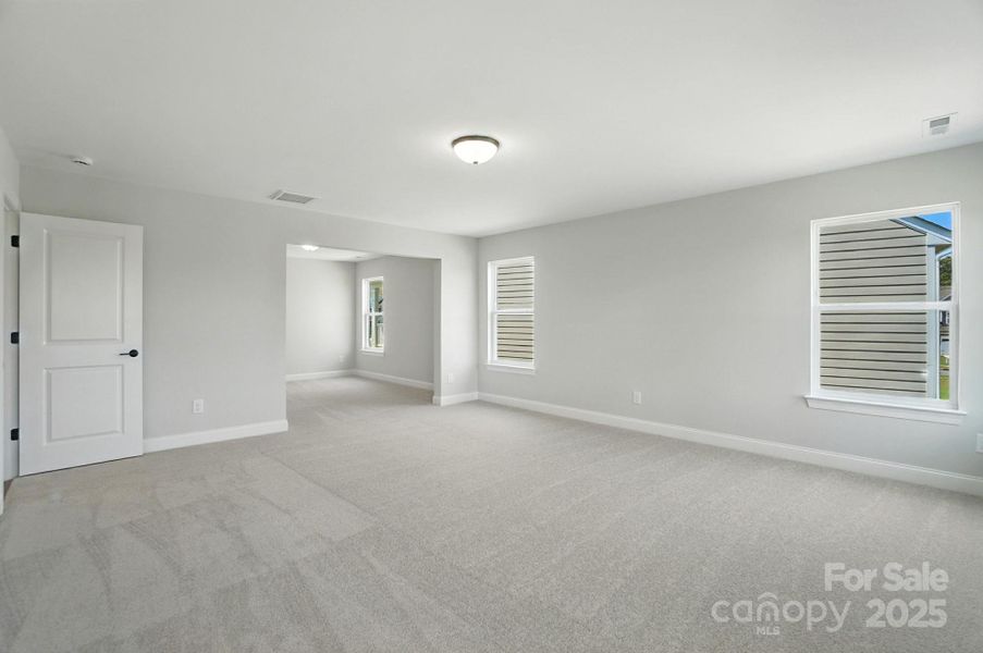 Spacious, unfurnished interior of a new home in Summerlin, Mooresville (Image 33).