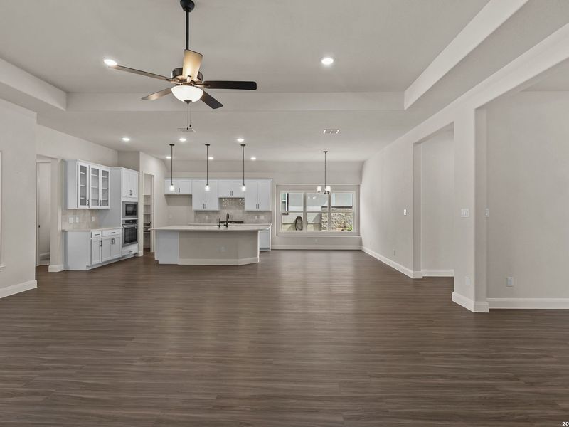 Spacious, unfurnished interior of a new home in Potranco Oaks, Castroville (Image 33).