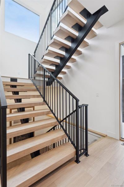 Spacious, unfurnished interior of a new home in , Denver (Image 47).