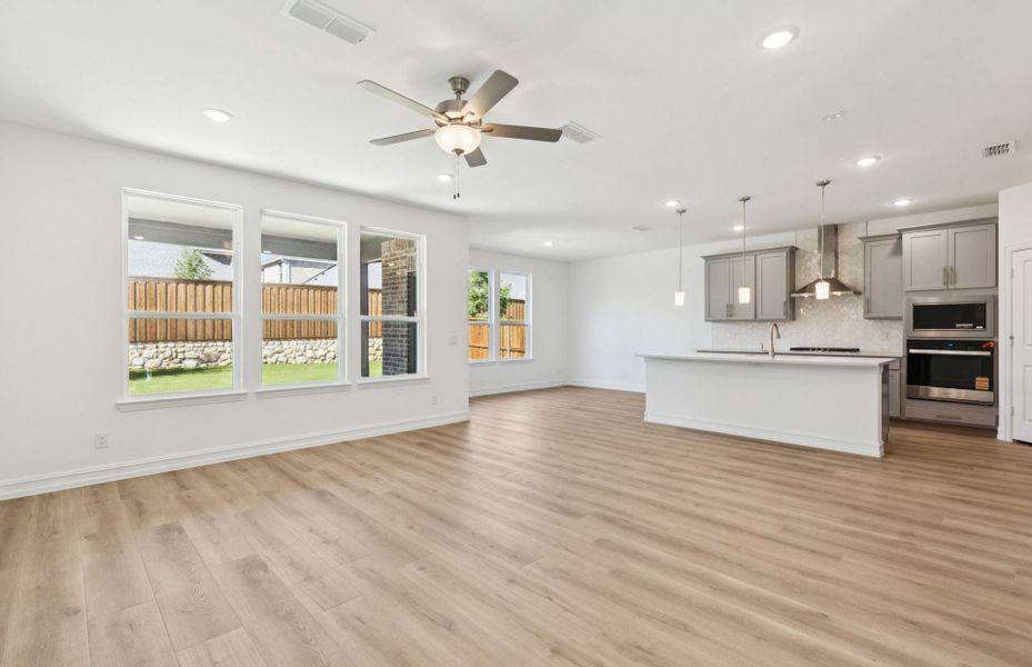 Spacious, unfurnished interior of a new home in Spiritas Ranch, Little Elm (Image 7).