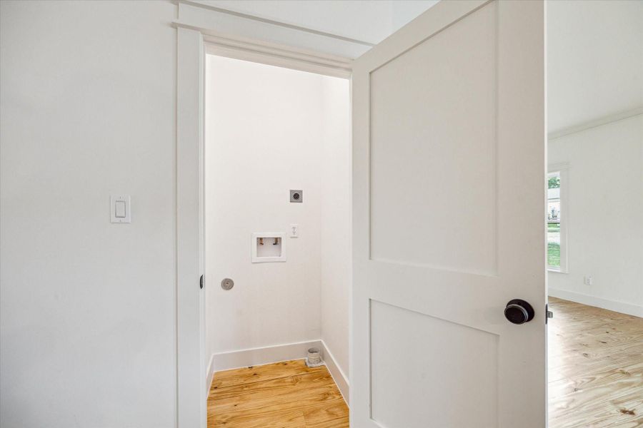 Spacious, unfurnished interior of a new home in , Bellville (Image 19).