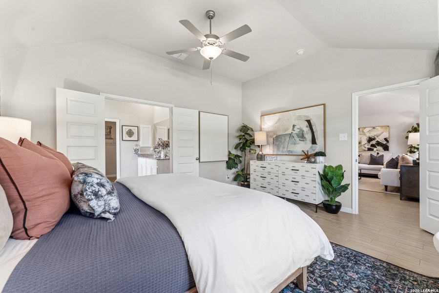 Furnished interior view inside a new home in Cinco Lakes, San Antonio (Image 10).
