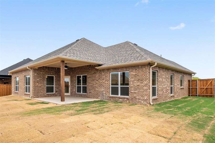 Front exterior of a new home in , Mabank, TX, highlighting curb appeal (Image 21).