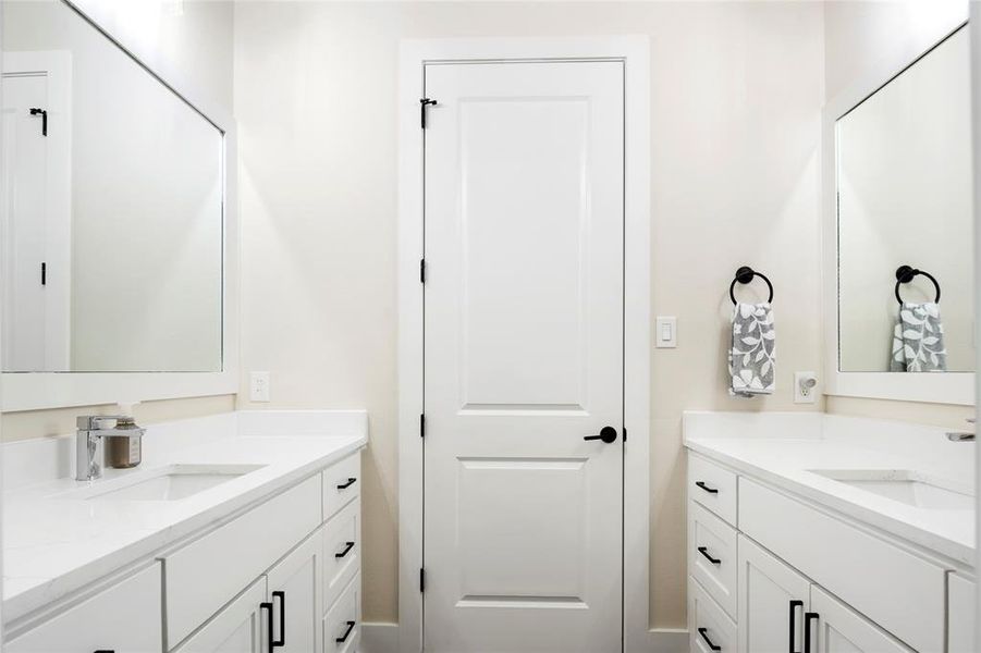 Furnished interior view inside a new home in Lincoln Pointe, Van Alstyne (Image 27).