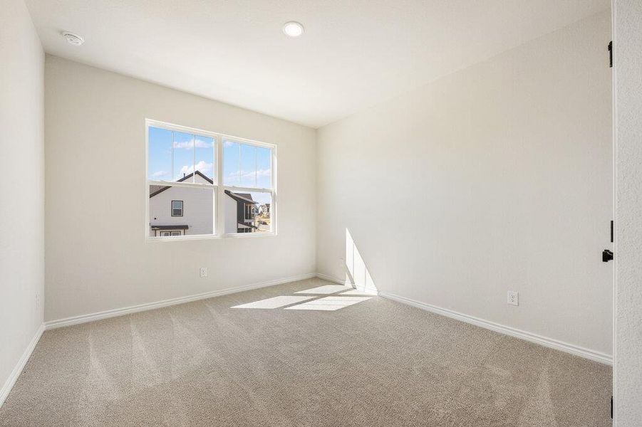Spacious, unfurnished interior of a new home in Lariat, Liberty Hill (Image 39).