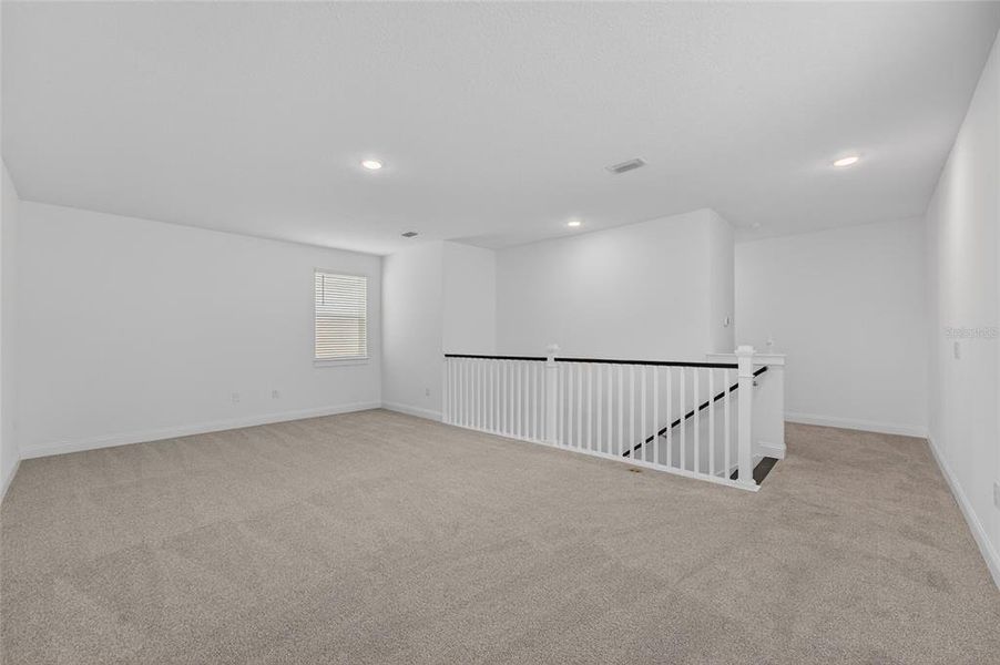 Spacious, unfurnished interior of a new home in , Winter Garden (Image 44).