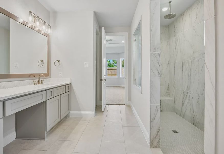 Homesite 4205 Primary Bath - 9 of 18