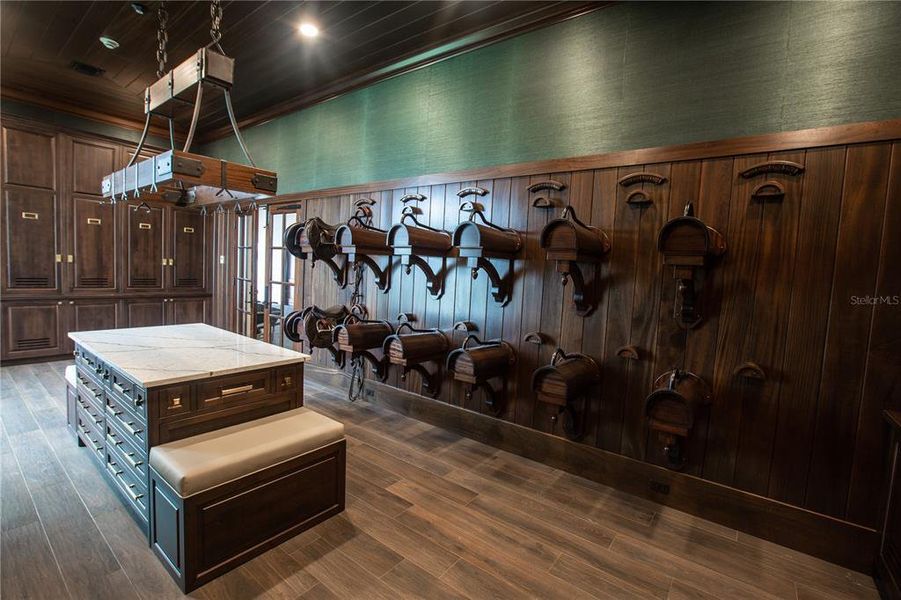 Community amenities in , Myakka City (Image 5).