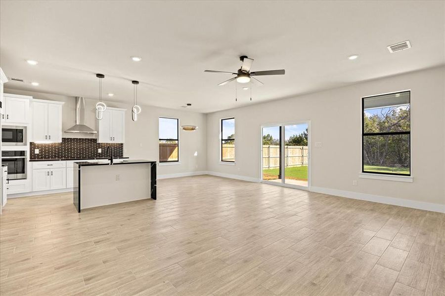 Spacious, unfurnished interior of a new home in , Granbury (Image 18). Spacious, unfurnished interior of a new home in , Granbury (Image 18).