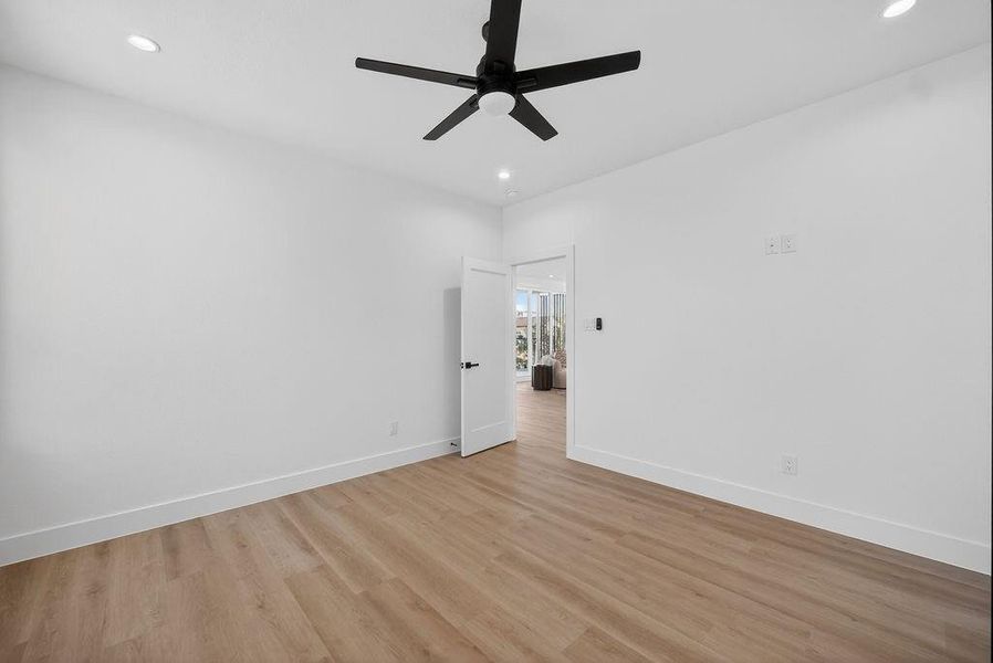 Spacious, unfurnished interior of a new home in , Dallas (Image 20).