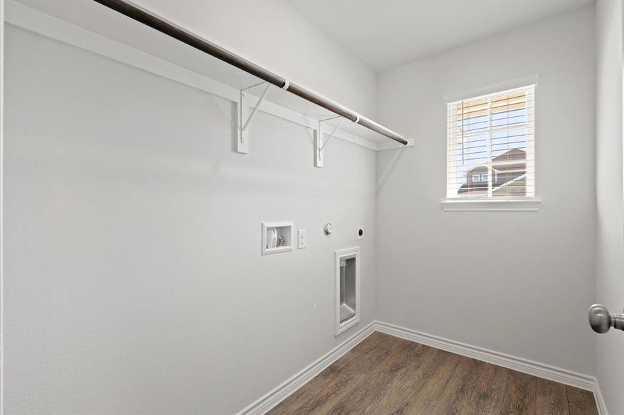 Spacious, unfurnished interior of a new home in Sycamore Landing, Fort Worth (Image 14).