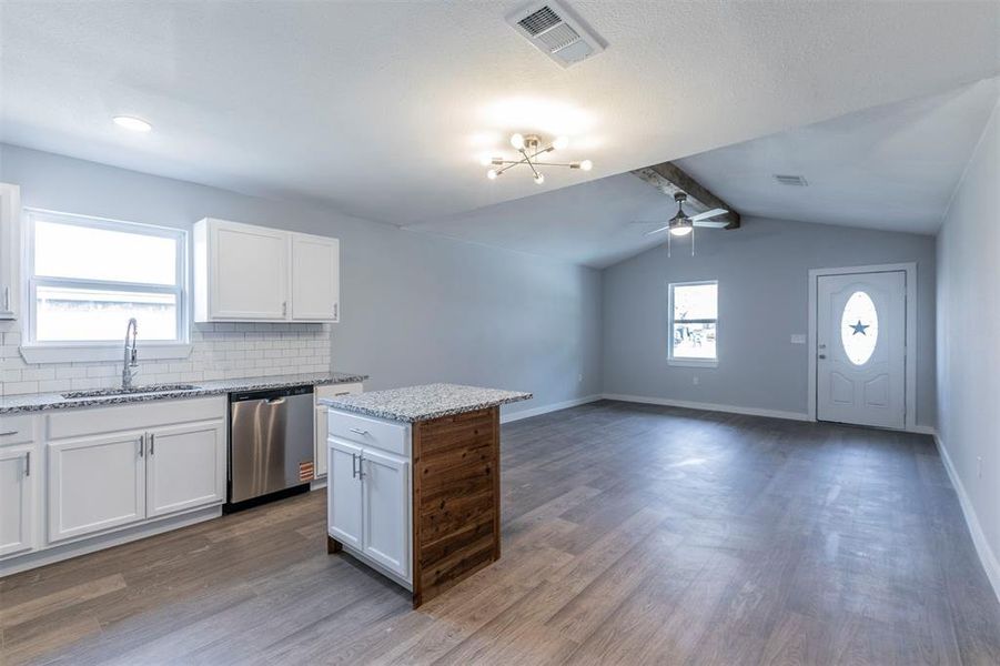 Spacious, unfurnished interior of a new home in , De Leon (Image 12).