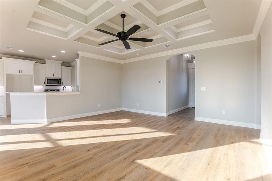 Spacious, unfurnished interior of a new home in , Tolar (Image 8).