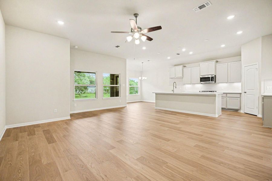 Spacious, unfurnished interior of a new home in , Bay City (Image 27). Spacious, unfurnished interior of a new home in , Bay City (Image 27).