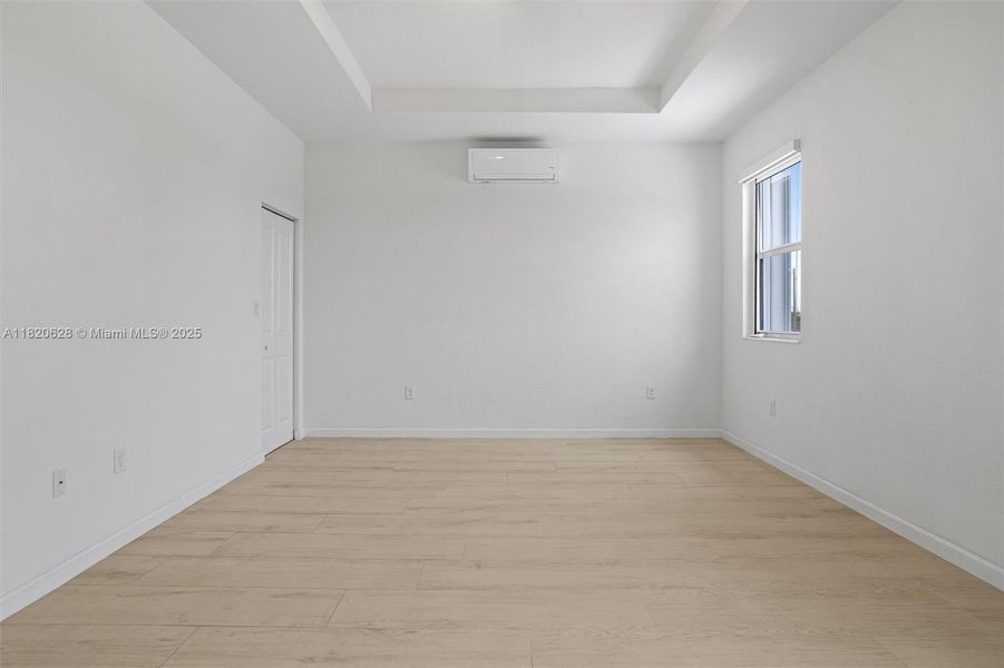 Spacious, unfurnished interior of a new home in , Miami (Image 29).