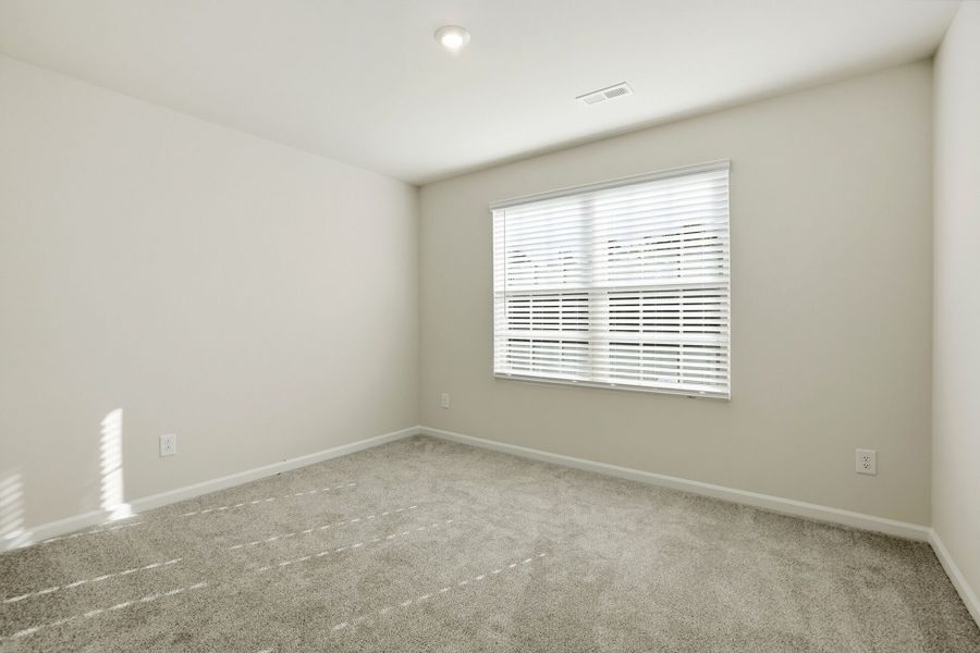 Spacious, unfurnished interior of a new home in Waxhaw Landing, Monroe (Image 18).