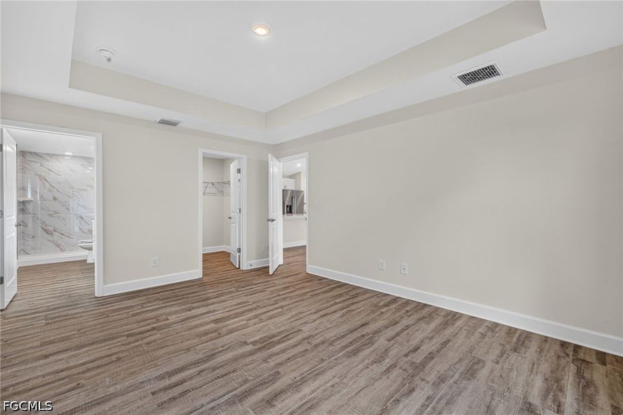 Spacious, unfurnished interior of a new home in Cape Coral, Cape Coral (Image 25).