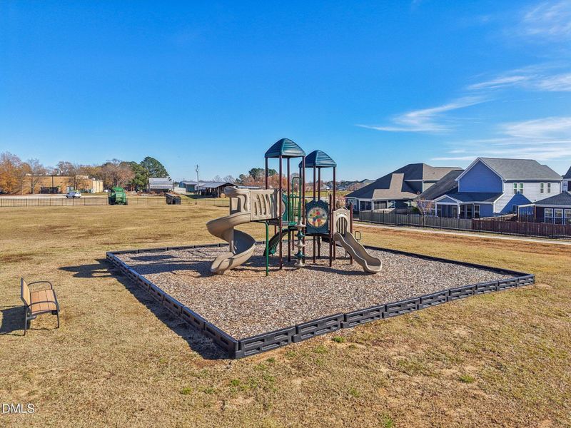 66-web-or-mls-Commons Cir-2511-916