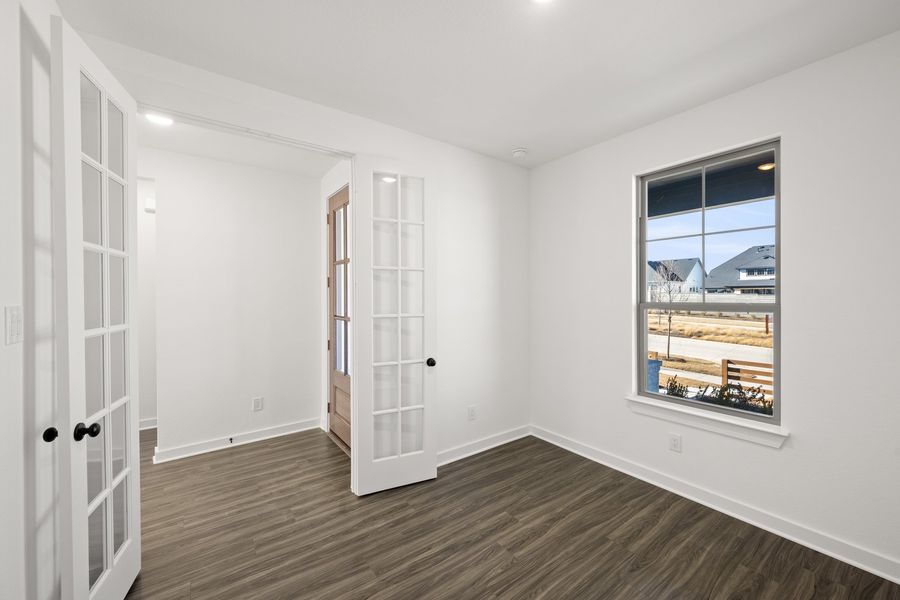 Spacious, unfurnished interior of a new home in Treeline, Justin (Image 18).