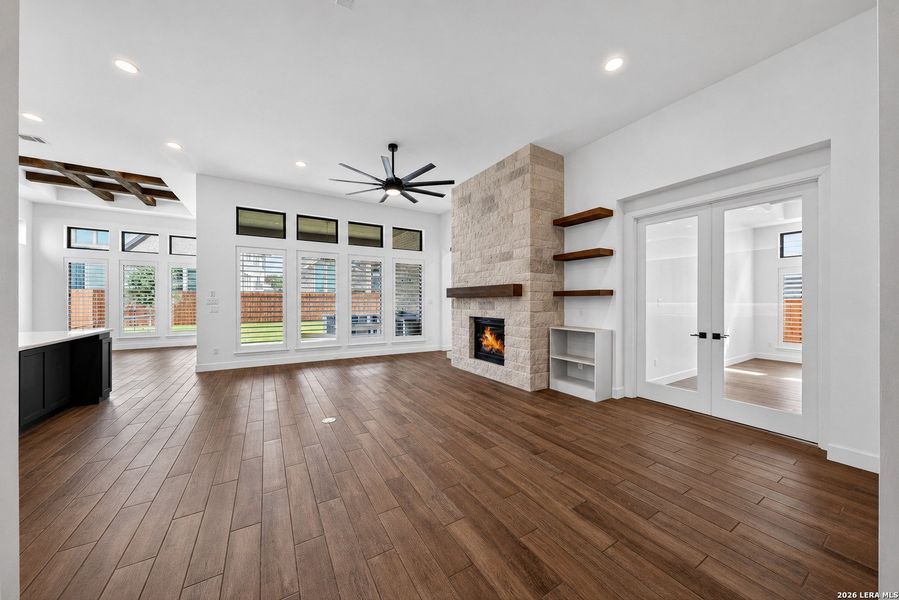 Spacious, unfurnished interior of a new home in Ladera, San Antonio (Image 25). Spacious, unfurnished interior of a new home in Ladera, San Antonio (Image 25).