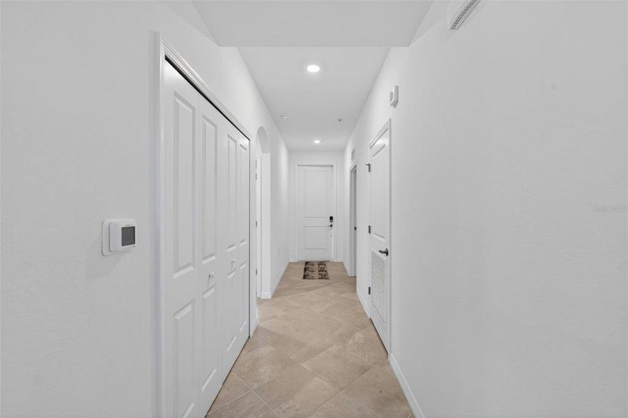 Spacious, unfurnished interior of a new home in , Punta Gorda (Image 25).