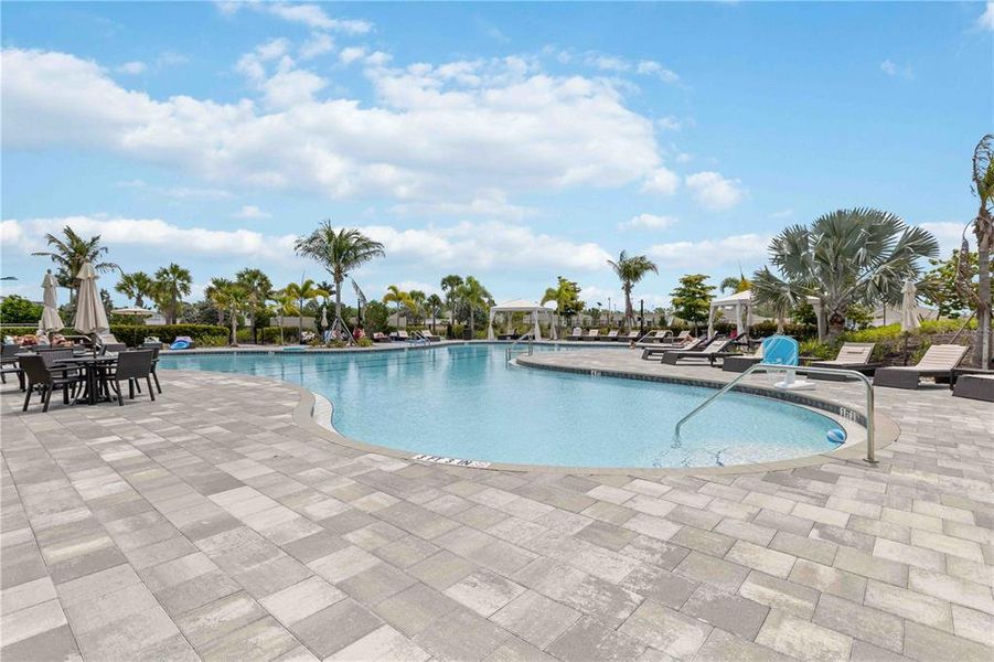 Community amenities in , Port Charlotte (Image 54).