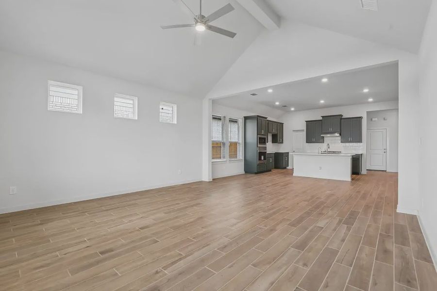 Spacious, unfurnished interior of a new home in Stream Waters, Seguin (Image 23). Spacious, unfurnished interior of a new home in Stream Waters, Seguin (Image 23).
