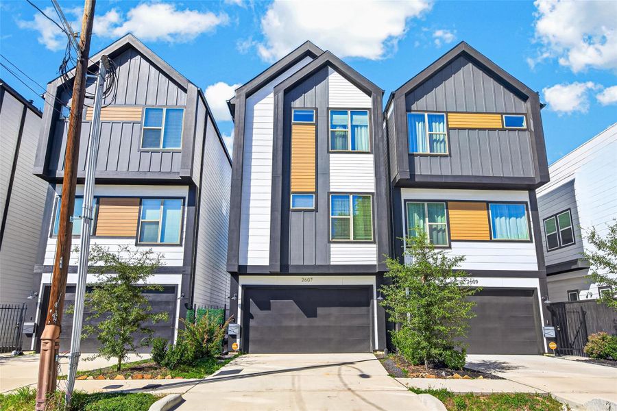 Front exterior of a new home in , Houston, TX, highlighting curb appeal (Image 24).