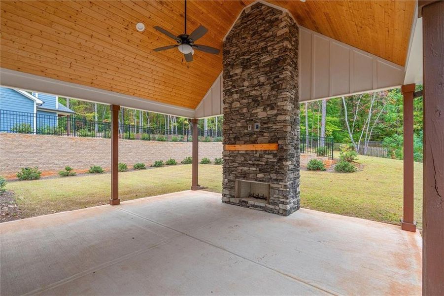 Exterior details and patio area of a home in , Villa Rica (Image 4).