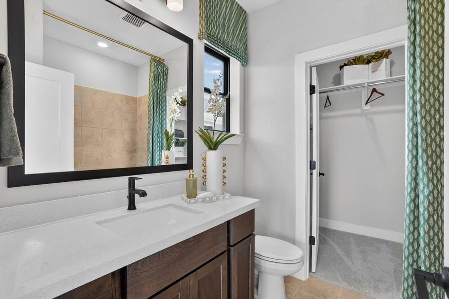 Representative furnished interior of a home built from the Vincent by Taylor Morrison in Ryehill, Rosenberg (Image 42).